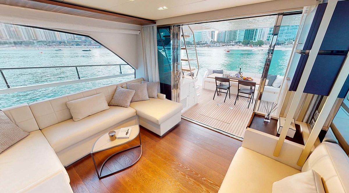 Аренда моторной яхты Ferretti 670 Bella 4 в Дубае, ОАЭ
